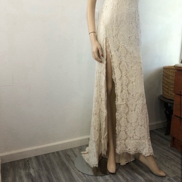 Fame and Partners Romantic rosettes long lace dress - Picture 12 of 16